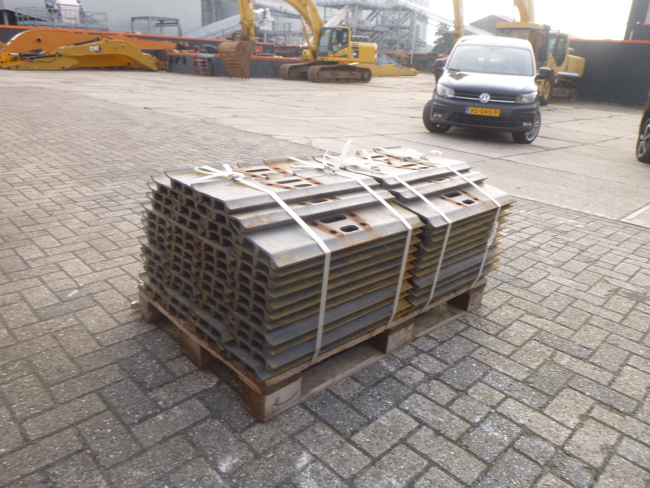 Excavator steel pads - חלקי תושבת עבור מחפר: תמונה 3 Excavator steel pads - חלקי תושבת עבור מחפר: תמונה 3