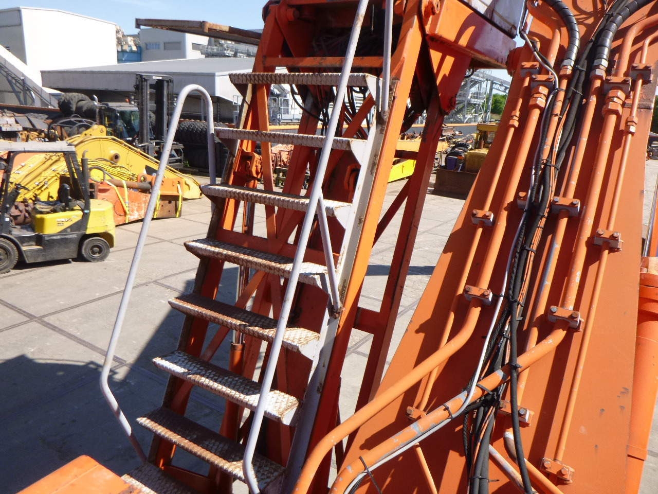 מטפל בפסולת/ תעשייתי FIAT-HITACHI EX455 Stationary dock/ship material handler: תמונה 16