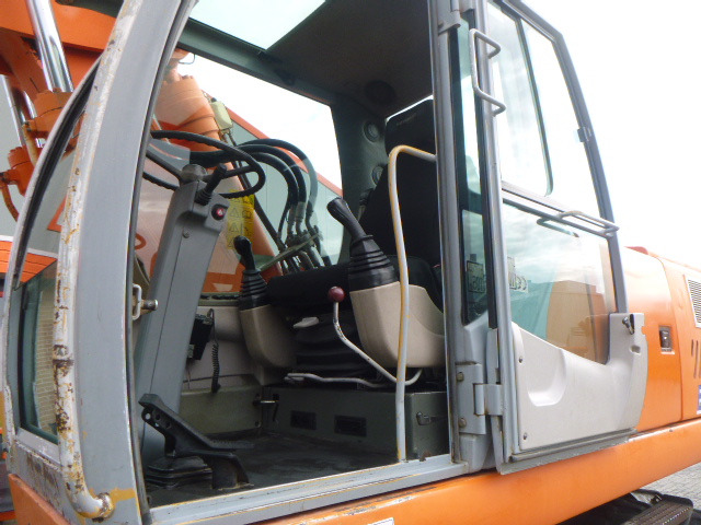 מחפר גלגלים FIAT-KOBELCO E215W: תמונה 12