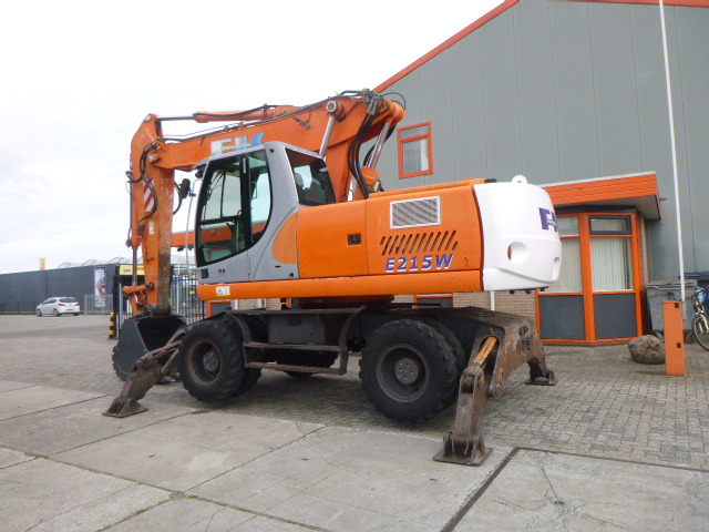 מחפר גלגלים FIAT-KOBELCO E215W: תמונה 21