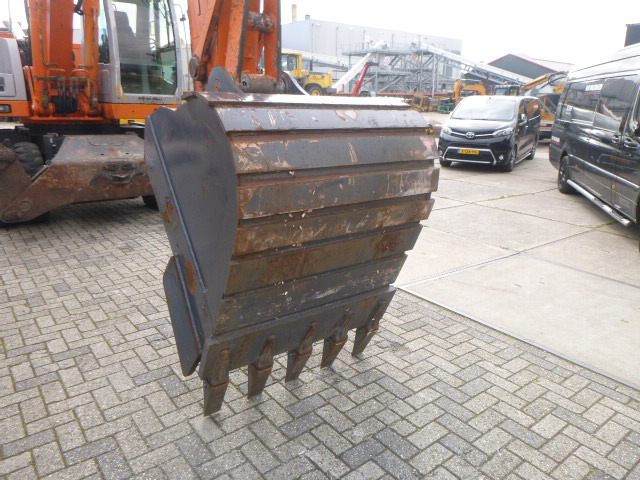 מחפר גלגלים FIAT-KOBELCO E215W: תמונה 8