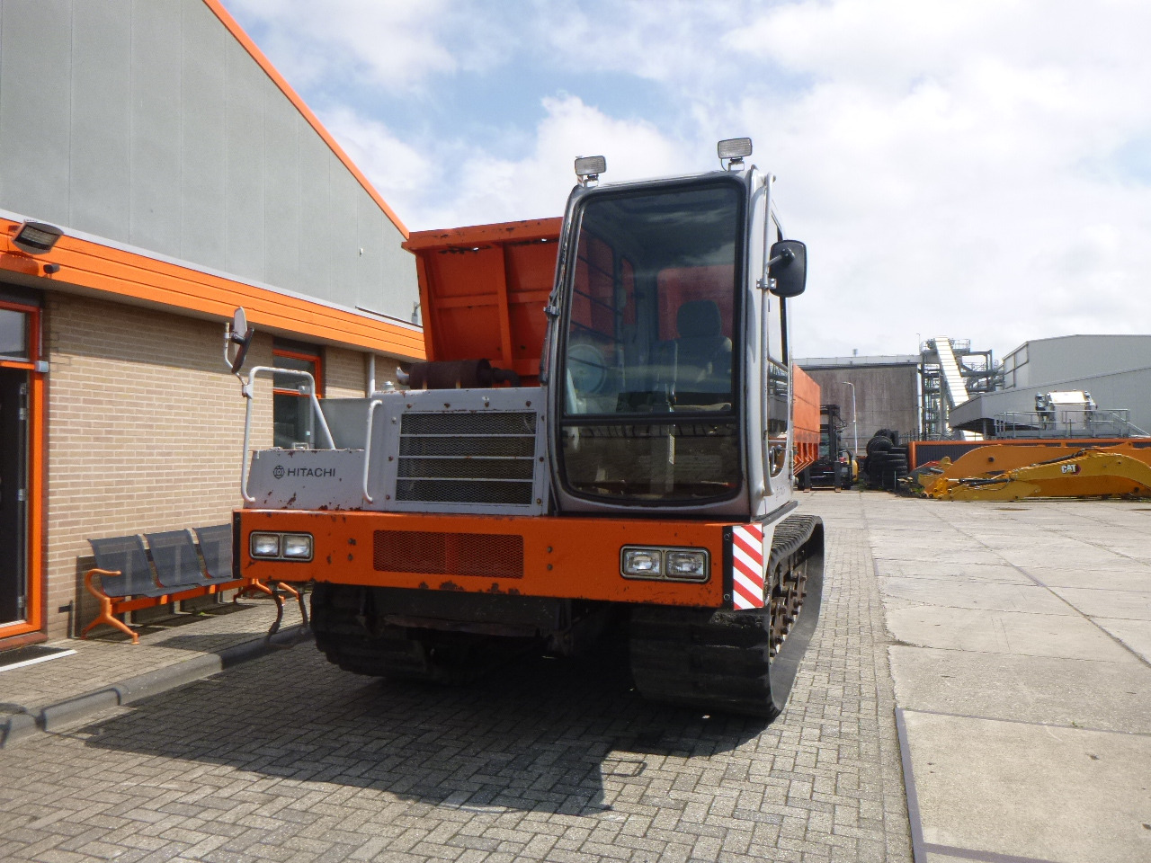 HITACHI CG110D-SC - מסיר פסולת זוחל: תמונה 3 HITACHI CG110D-SC - מסיר פסולת זוחל: תמונה 3