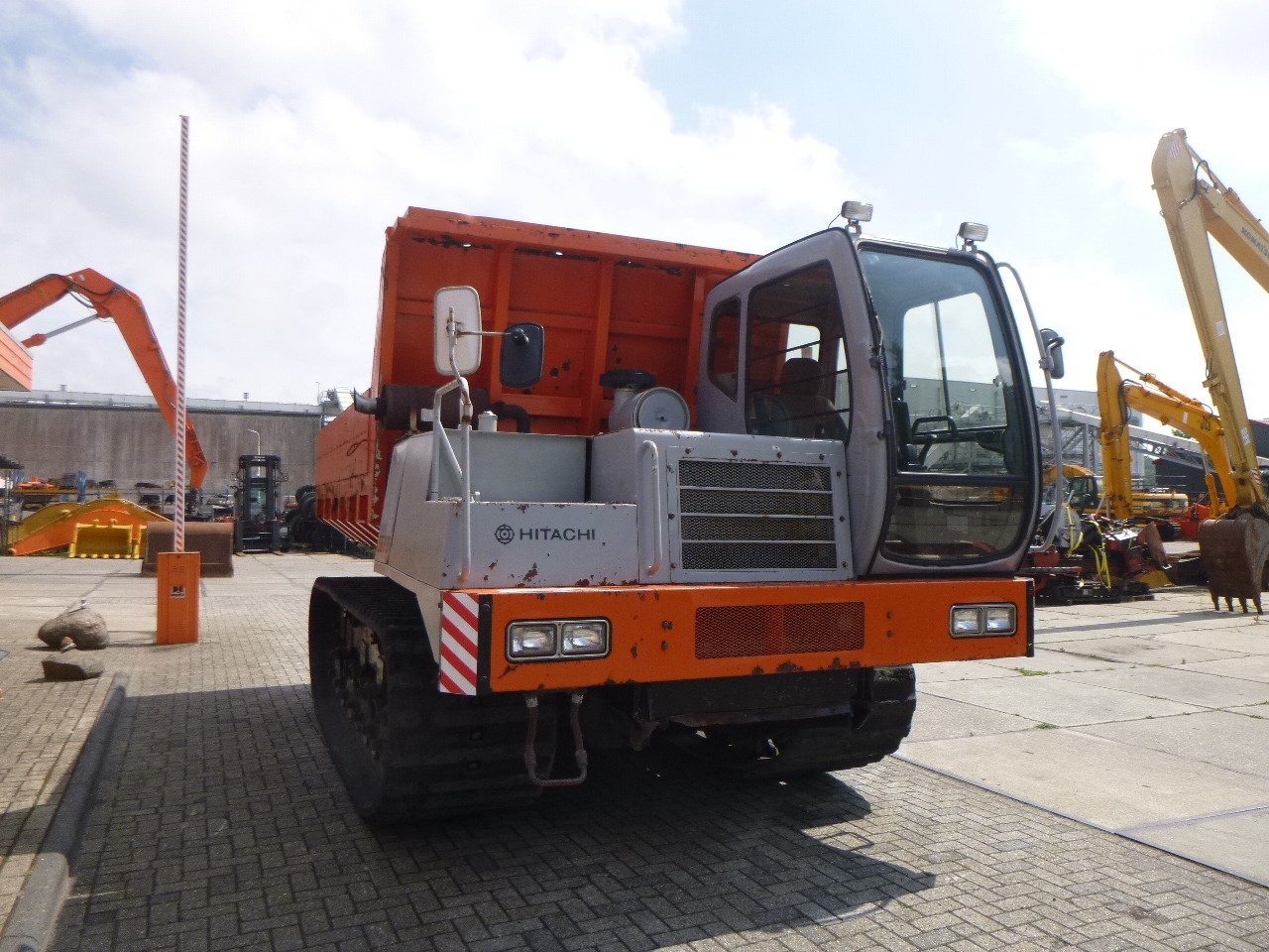 HITACHI CG110D-SC - מסיר פסולת זוחל: תמונה 4 HITACHI CG110D-SC - מסיר פסולת זוחל: תמונה 4