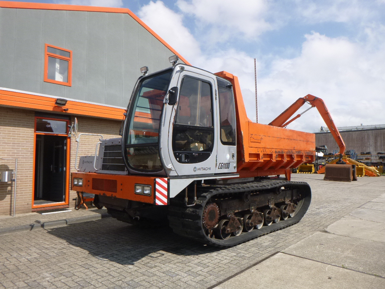 HITACHI CG110D-SC - מסיר פסולת זוחל: תמונה 2 HITACHI CG110D-SC - מסיר פסולת זוחל: תמונה 2