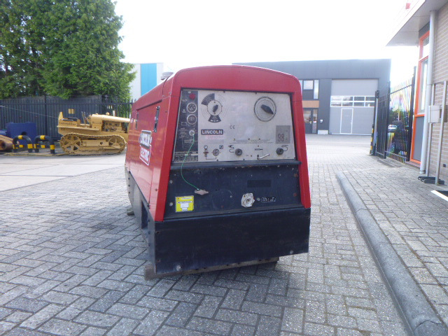 LINCOLN ELECTRIC SAE 300 - ציוד ריתוך: תמונה 4 LINCOLN ELECTRIC SAE 300 - ציוד ריתוך: תמונה 4