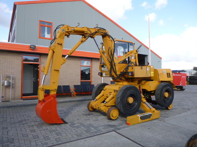 MECALAC MECALAC 11 CX MEWP ROAD RAIL DIVISION - מחפר גלגלים: תמונה 1 MECALAC MECALAC 11 CX MEWP ROAD RAIL DIVISION - מחפר גלגלים: תמונה 1
