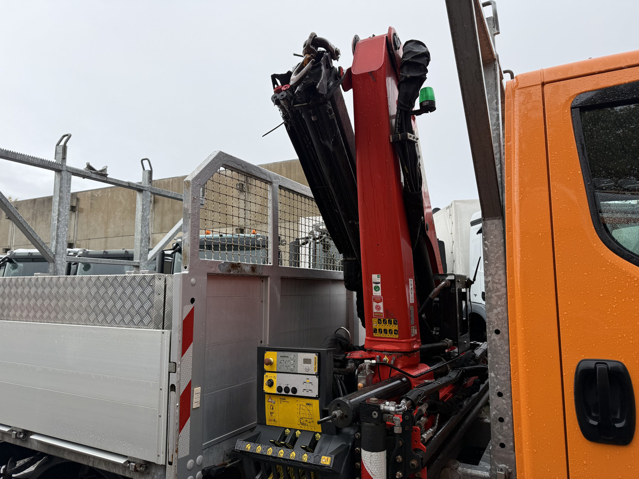 Iveco Daily 55S18W 4X4 Palfinger PK 7.501 - משאית צד נופל/ שטוחה, משאית מנוף: תמונה 3 Iveco Daily 55S18W 4X4 Palfinger PK 7.501 - משאית צד נופל/ שטוחה, משאית מנוף: תמונה 3