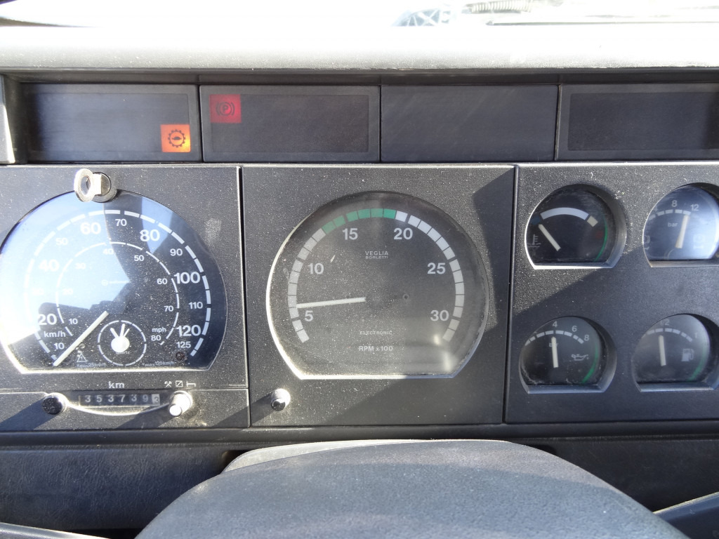 Iveco EuroTrakker 260E31 6X4 Palfinger 36002 - משאית מנוף, משאית צד נופל/ שטוחה: תמונה 2 Iveco EuroTrakker 260E31 6X4 Palfinger 36002 - משאית מנוף, משאית צד נופל/ שטוחה: תמונה 2