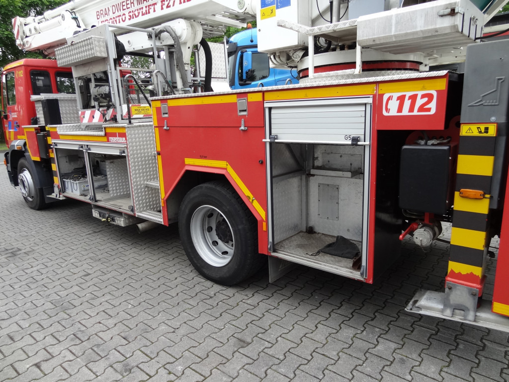MAN L2000 18.284 Feuerwehr Bronto Skylift 27 Meter - פלטפורמה אווירית מותקנת על משאית: תמונה 4 MAN L2000 18.284 Feuerwehr Bronto Skylift 27 Meter - פלטפורמה אווירית מותקנת על משאית: תמונה 4
