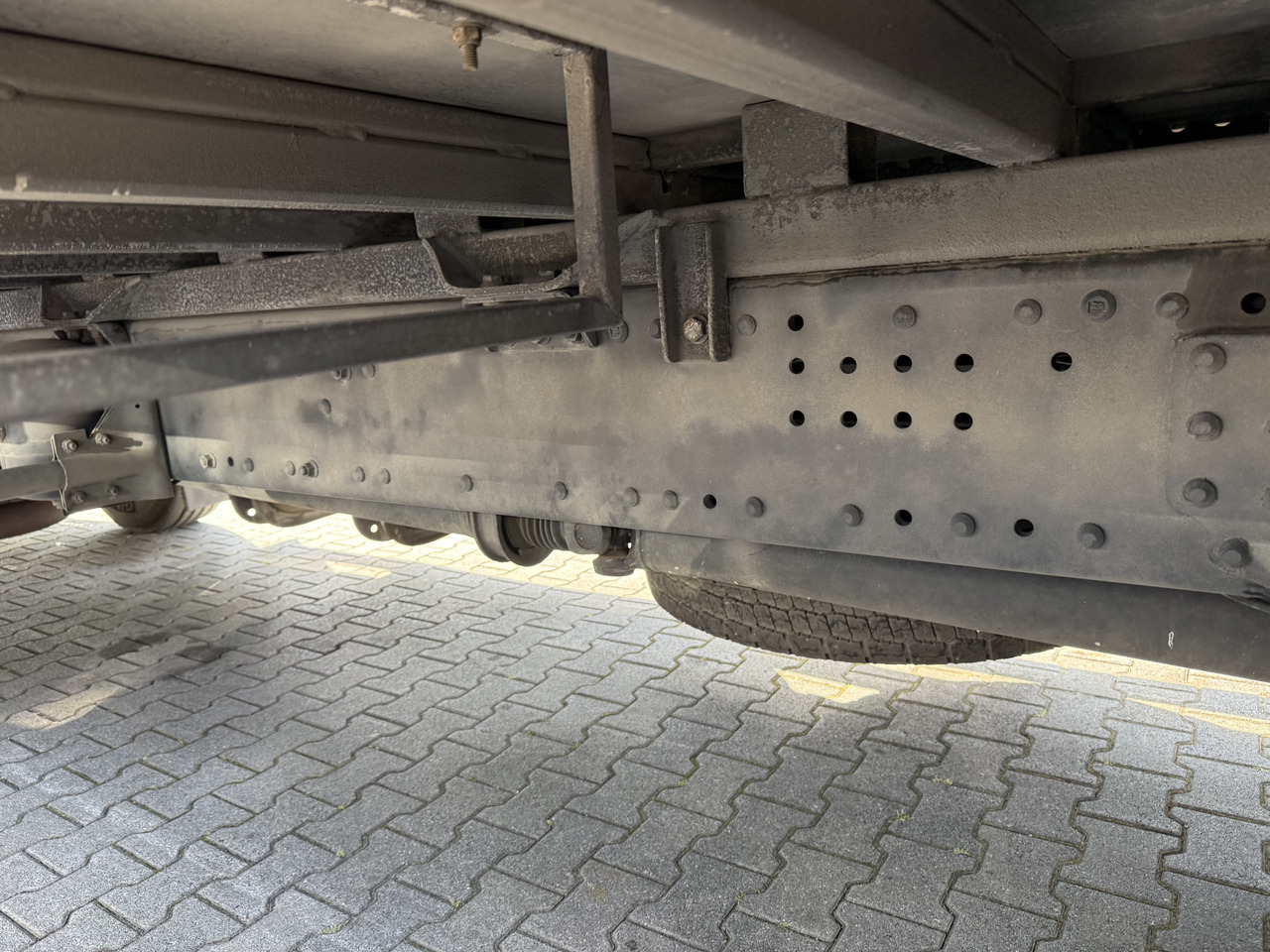 MAN TGA 18.350 4X2 BL Ladebordwand 4.000Kg - משאית וילונות צד: תמונה 3 MAN TGA 18.350 4X2 BL Ladebordwand 4.000Kg - משאית וילונות צד: תמונה 3