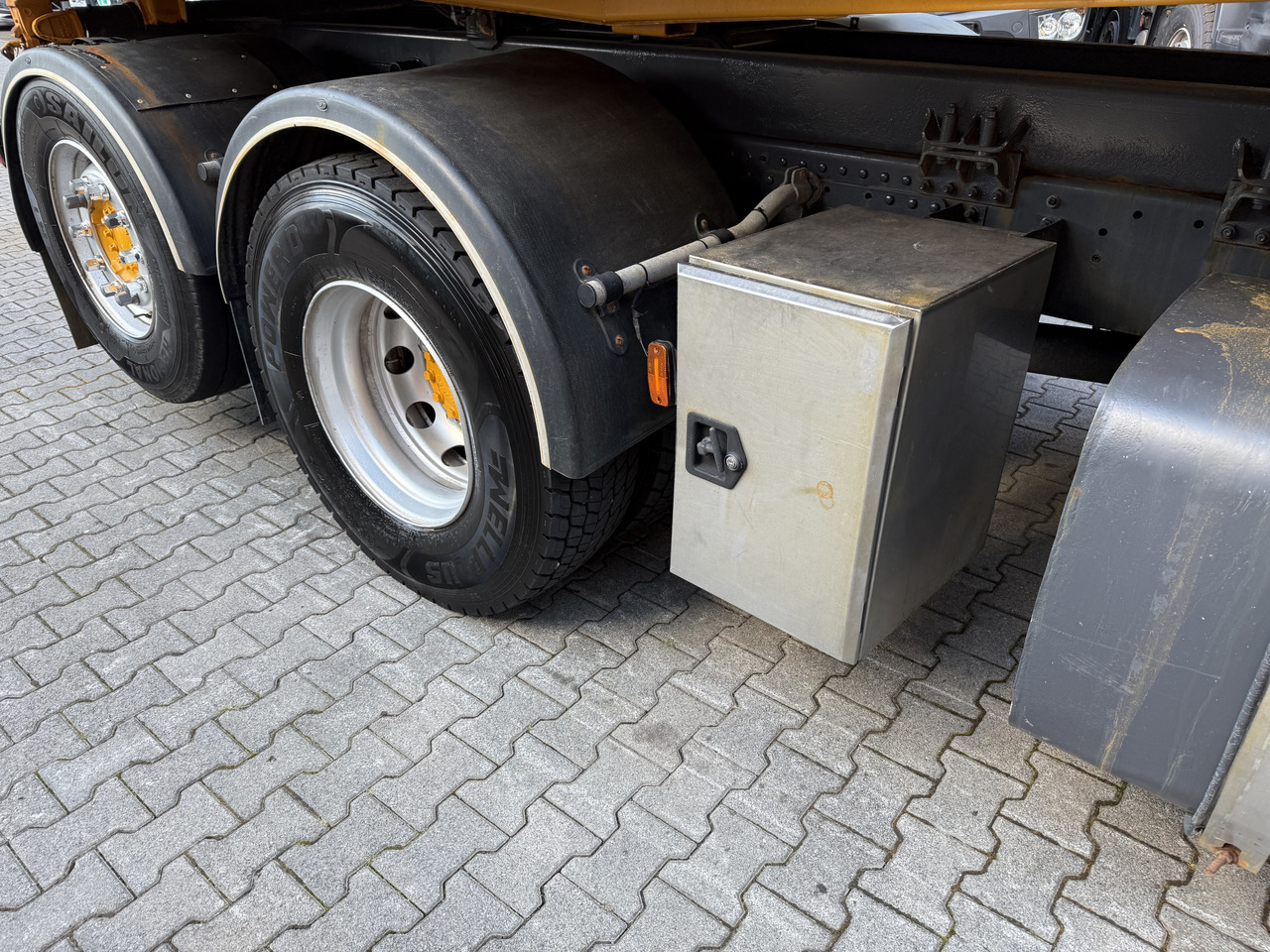 MAN TGA 26.360 6X2 Kipper Kran Palfinger 15500 - מזהיר, משאית מנוף: תמונה 2 MAN TGA 26.360 6X2 Kipper Kran Palfinger 15500 - מזהיר, משאית מנוף: תמונה 2