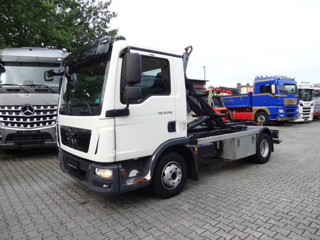 MAN TGL 12.250 Haken - משאית הרמת וו: תמונה 1 MAN TGL 12.250 Haken - משאית הרמת וו: תמונה 1
