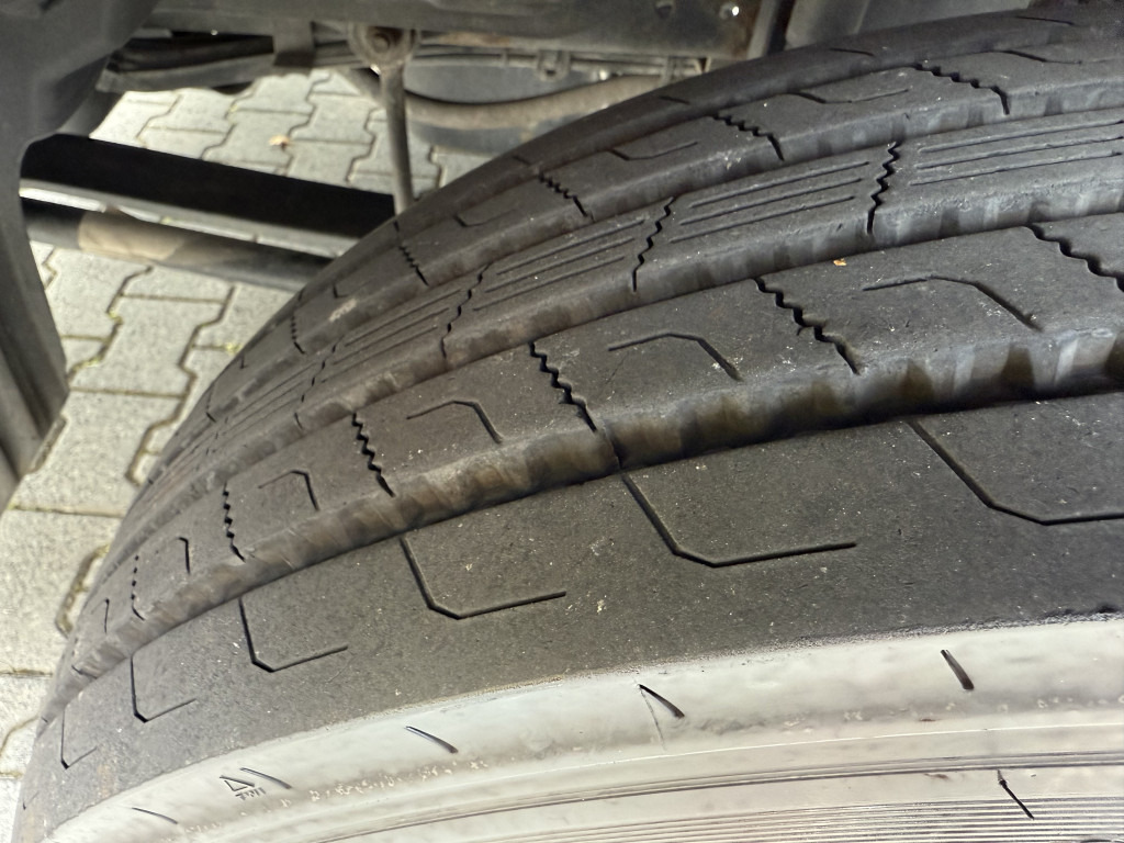MAN TGL 7.180 4X2 BL 1500Kg Ladebordwand - משאית וילונות צד: תמונה 3 MAN TGL 7.180 4X2 BL 1500Kg Ladebordwand - משאית וילונות צד: תמונה 3