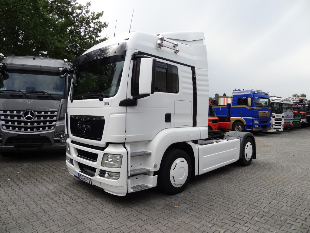 MAN TGS 18.320 LLS Fahrschule/ driving school - יחידת טרקטור: תמונה 1 MAN TGS 18.320 LLS Fahrschule/ driving school - יחידת טרקטור: תמונה 1