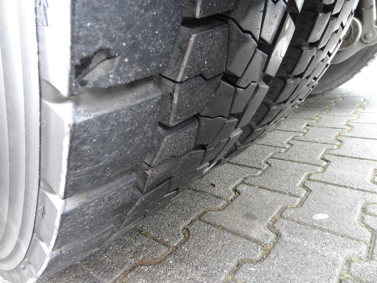 MAN TGS 26.320 6X4 BB mit Kran Fassi F175 - משאית צד נופל/ שטוחה, משאית מנוף: תמונה 5 MAN TGS 26.320 6X4 BB mit Kran Fassi F175 - משאית צד נופל/ שטוחה, משאית מנוף: תמונה 5