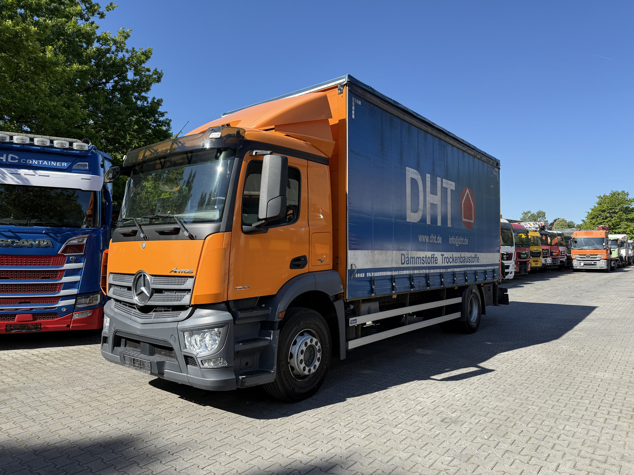 Mercedes-Benz Actros 1827 Kran Palfinger PK 9002 - משאית וילונות צד, משאית מנוף: תמונה 1 Mercedes-Benz Actros 1827 Kran Palfinger PK 9002 - משאית וילונות צד, משאית מנוף: תמונה 1