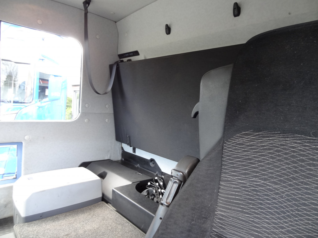 Mercedes-Benz Actros 2533 6X2 HMF 1820 Langmaterial - משאית צד נופל/ שטוחה, משאית מנוף: תמונה 5 Mercedes-Benz Actros 2533 6X2 HMF 1820 Langmaterial - משאית צד נופל/ שטוחה, משאית מנוף: תמונה 5