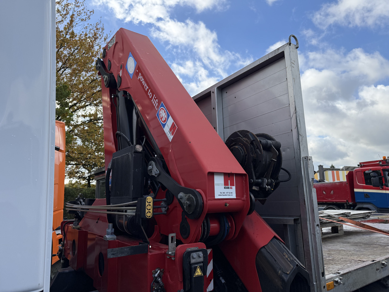 Mercedes-Benz Actros 2535 6X2 HMF 2420 bis 25 Meter - משאית מנוף, משאית צד נופל/ שטוחה: תמונה 5 Mercedes-Benz Actros 2535 6X2 HMF 2420 bis 25 Meter - משאית מנוף, משאית צד נופל/ שטוחה: תמונה 5