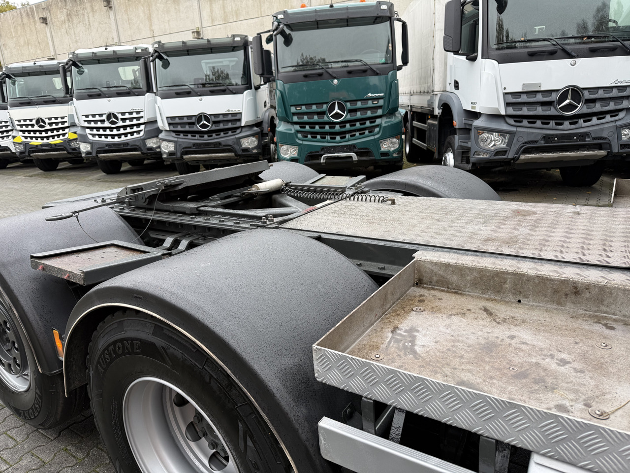 Mercedes-Benz Actros 2548 LS 6X2 Kran HMF 3220 bis 16 Meter - יחידת טרקטור: תמונה 3 Mercedes-Benz Actros 2548 LS 6X2 Kran HMF 3220 bis 16 Meter - יחידת טרקטור: תמונה 3