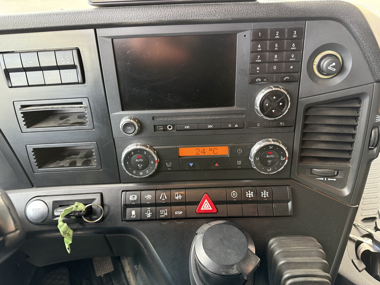 Mercedes-Benz Arocs 2653 6X4 Kran Kesla 2124L - יחידת טרקטור: תמונה 2 Mercedes-Benz Arocs 2653 6X4 Kran Kesla 2124L - יחידת טרקטור: תמונה 2