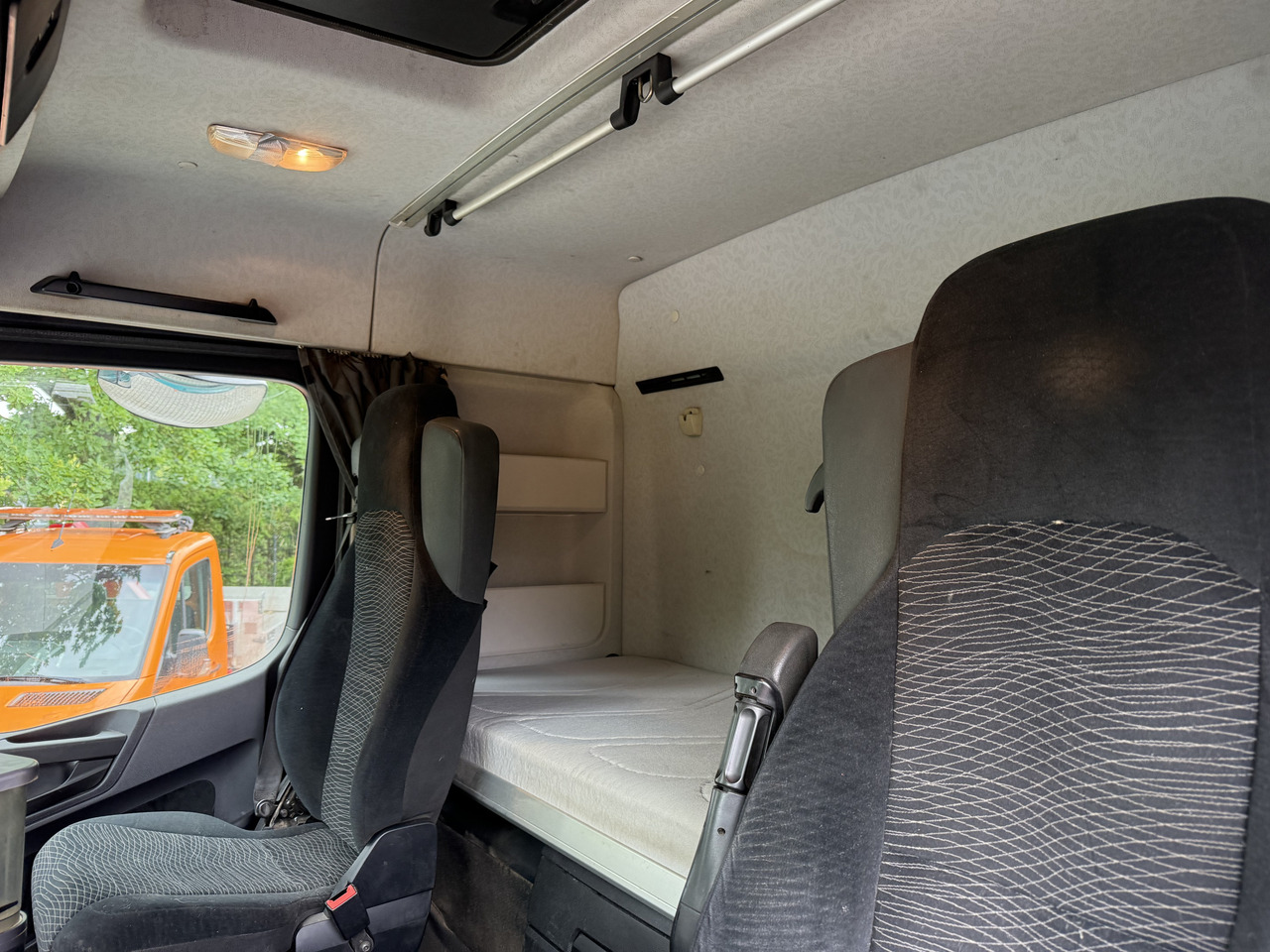 Mercedes-Benz Arocs 3251 8X4 Haken mit Kran HMF 2620 K5 - משאית הרמת וו, משאית מנוף: תמונה 4 Mercedes-Benz Arocs 3251 8X4 Haken mit Kran HMF 2620 K5 - משאית הרמת וו, משאית מנוף: תמונה 4