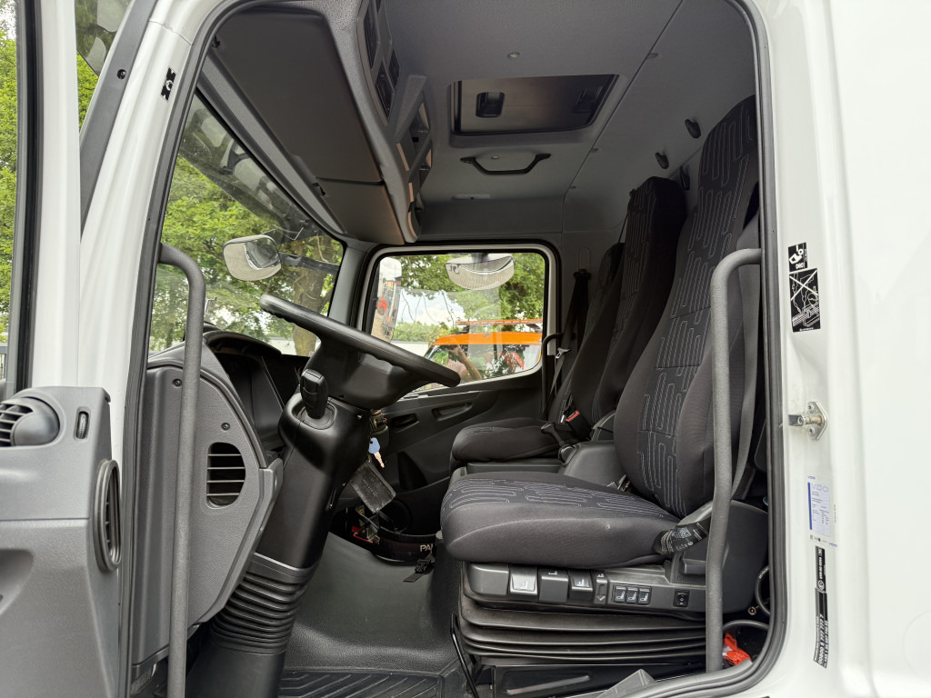 Mercedes-Benz Atego 821 Kran Palfinger PK4200 - משאית צד נופל/ שטוחה, משאית מנוף: תמונה 3 Mercedes-Benz Atego 821 Kran Palfinger PK4200 - משאית צד נופל/ שטוחה, משאית מנוף: תמונה 3