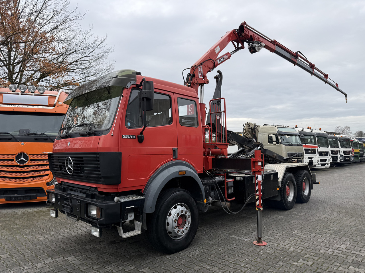 Mercedes-Benz SK 2538 6X4 Haken Kran/ Oldtimer/ Feuerwehr - משאית הרמת וו, משאית מנוף: תמונה 1 Mercedes-Benz SK 2538 6X4 Haken Kran/ Oldtimer/ Feuerwehr - משאית הרמת וו, משאית מנוף: תמונה 1