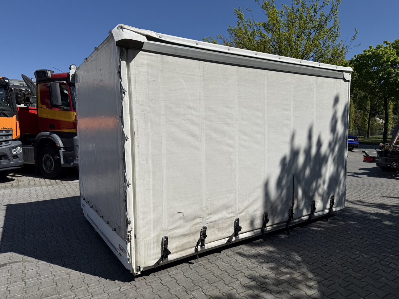 Plane/ Mulde/ Container Ex- Rotes Kreuz - מכולת גלגול: תמונה 5 Plane/ Mulde/ Container Ex- Rotes Kreuz - מכולת גלגול: תמונה 5