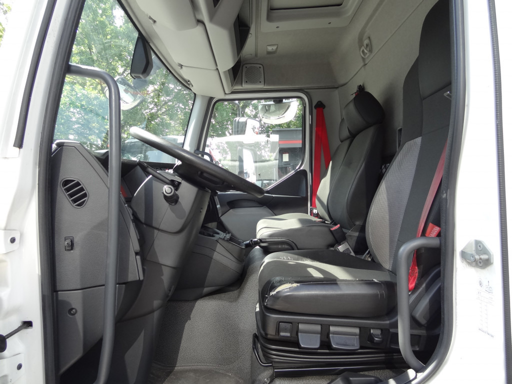 Renault D10.210 6m Koffer - משאית תיבה: תמונה 4 Renault D10.210 6m Koffer - משאית תיבה: תמונה 4