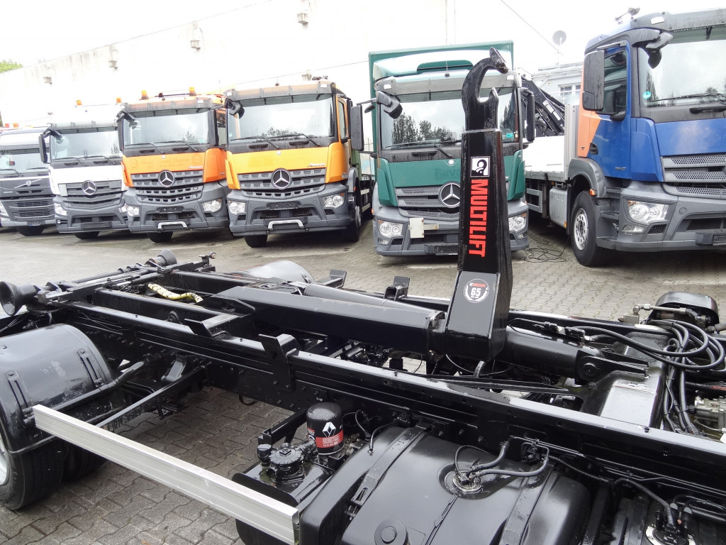 Renault D180.75 Haken Multilift - משאית הרמת וו: תמונה 2 Renault D180.75 Haken Multilift - משאית הרמת וו: תמונה 2