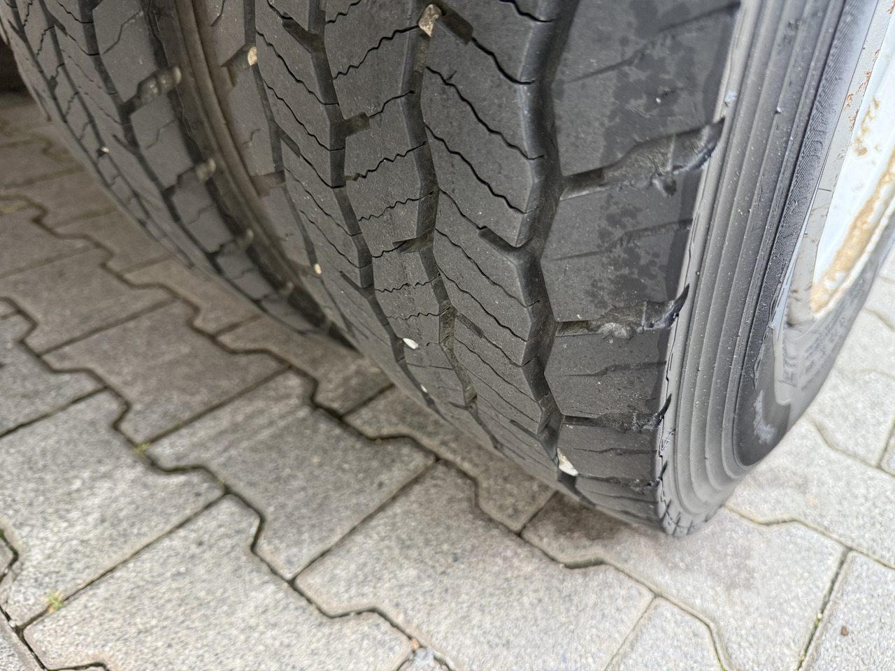 Renault Midlum 180.10 DoKa - משאית תיבה: תמונה 2 Renault Midlum 180.10 DoKa - משאית תיבה: תמונה 2