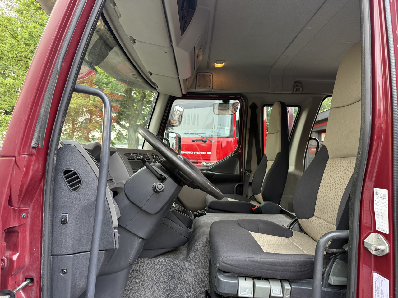 Renault Midlum 180.10 DoKa - משאית תיבה: תמונה 4 Renault Midlum 180.10 DoKa - משאית תיבה: תמונה 4