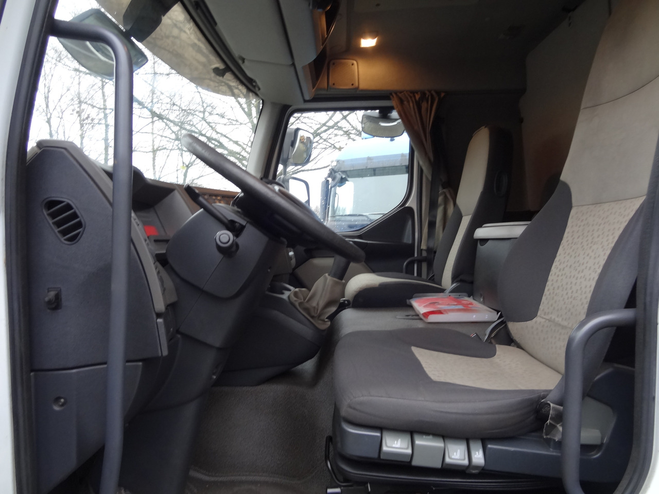Renault Midlum 300.12 Fassi F80 - משאית צד נופל/ שטוחה, משאית מנוף: תמונה 5 Renault Midlum 300.12 Fassi F80 - משאית צד נופל/ שטוחה, משאית מנוף: תמונה 5