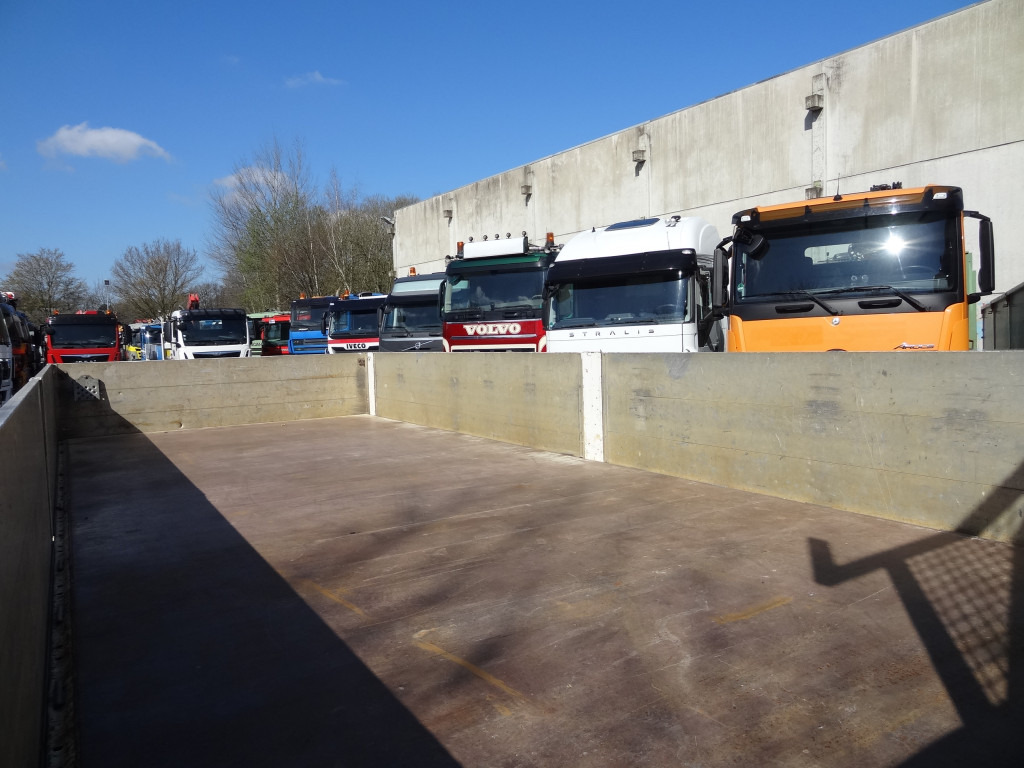 Scania P230 4X2 Kran Atlas 92.2 A2 - משאית צד נופל/ שטוחה, משאית מנוף: תמונה 2 Scania P230 4X2 Kran Atlas 92.2 A2 - משאית צד נופל/ שטוחה, משאית מנוף: תמונה 2