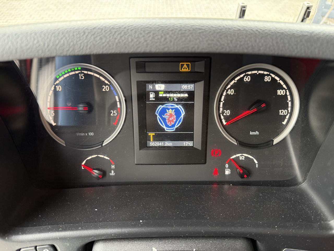 Scania P410 4X2 Palfinger PK 13001 - משאית צד נופל/ שטוחה, משאית מנוף: תמונה 5 Scania P410 4X2 Palfinger PK 13001 - משאית צד נופל/ שטוחה, משאית מנוף: תמונה 5