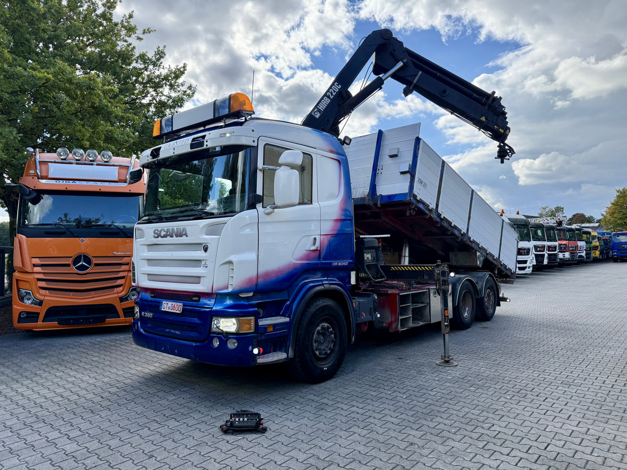 Scania R380 6X2*4 Kipper mit Kran HIAB 220 - מזהיר, משאית מנוף: תמונה 1 Scania R380 6X2*4 Kipper mit Kran HIAB 220 - מזהיר, משאית מנוף: תמונה 1