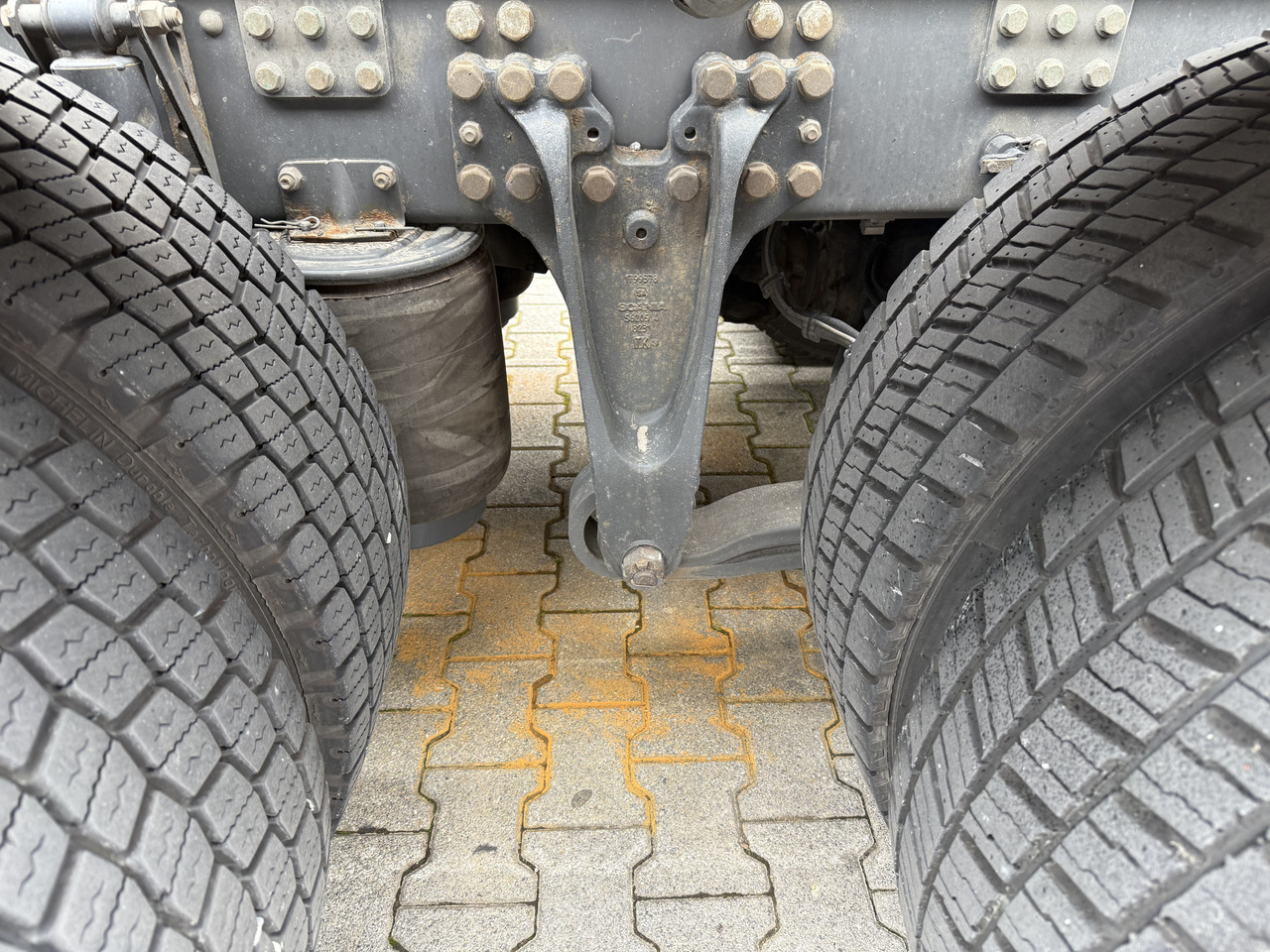 Scania R450 8X4 Kran Fassi F660 bis 34 Meter - יחידת טרקטור: תמונה 4 Scania R450 8X4 Kran Fassi F660 bis 34 Meter - יחידת טרקטור: תמונה 4