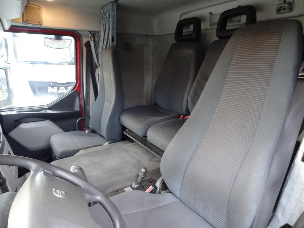 Volvo FE320 Fahrschule/ driving school - יחידת טרקטור: תמונה 4 Volvo FE320 Fahrschule/ driving school - יחידת טרקטור: תמונה 4