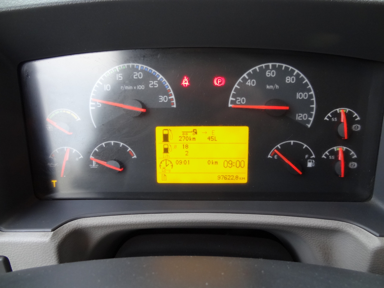 Volvo FE320 Fahrschule/ driving school - יחידת טרקטור: תמונה 5 Volvo FE320 Fahrschule/ driving school - יחידת טרקטור: תמונה 5