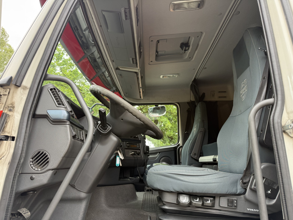 Volvo FH420 6X2*4 Palfinger 29002 bis 27 Meter - משאית וילונות צד, משאית מנוף: תמונה 5 Volvo FH420 6X2*4 Palfinger 29002 bis 27 Meter - משאית וילונות צד, משאית מנוף: תמונה 5