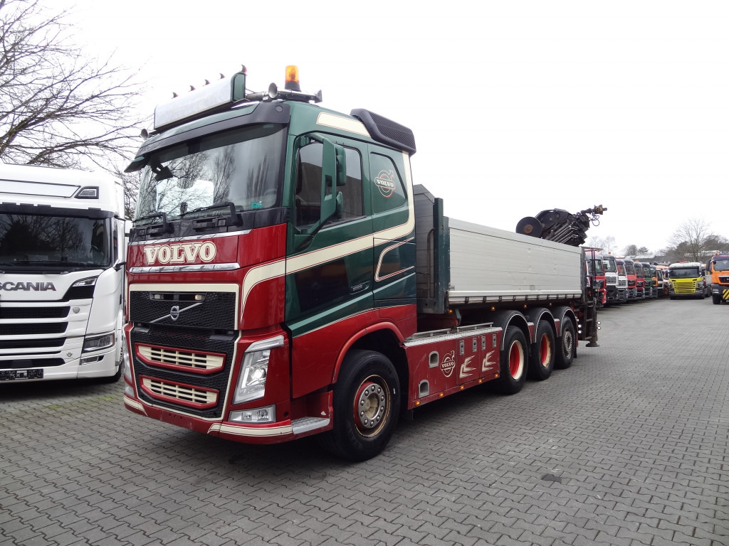 Volvo FH540 8X4 Kipper mit Kran Hiab 244-5 - מזהיר, משאית מנוף: תמונה 1 Volvo FH540 8X4 Kipper mit Kran Hiab 244-5 - מזהיר, משאית מנוף: תמונה 1