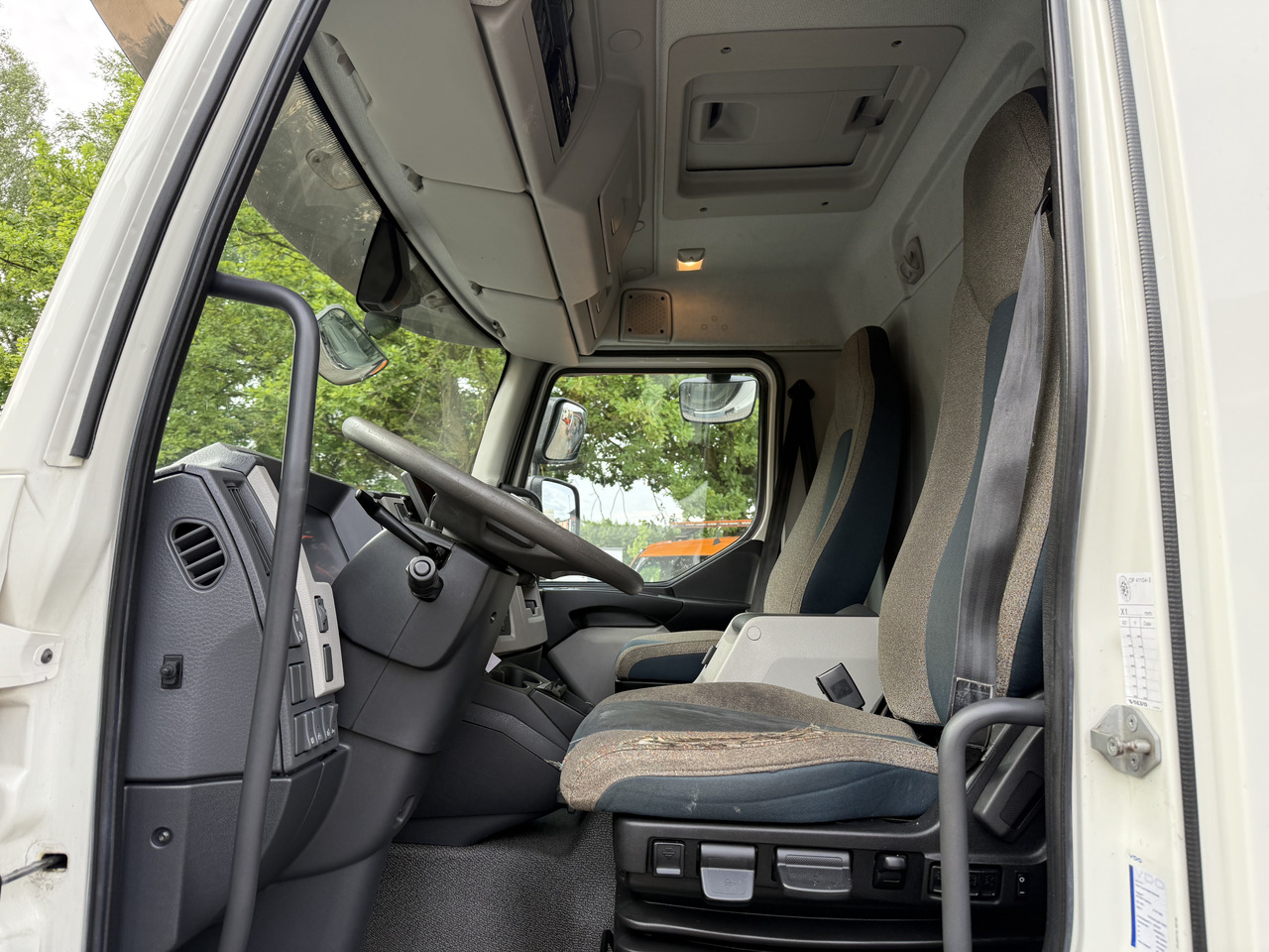 Volvo FL250.18 Carrier Supra 850Mt - משאית קירור: תמונה 5 Volvo FL250.18 Carrier Supra 850Mt - משאית קירור: תמונה 5