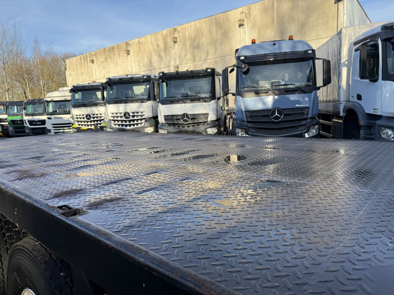 Volvo FM12 420 8X2 Kran PM 65026 bis 29 Meter - משאית מנוף, משאית צד נופל/ שטוחה: תמונה 4 Volvo FM12 420 8X2 Kran PM 65026 bis 29 Meter - משאית מנוף, משאית צד נופל/ שטוחה: תמונה 4