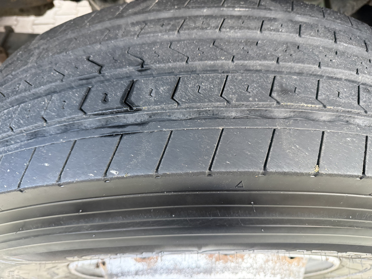 Volvo FM12 420 8X2 Kran PM 65026 bis 29 Meter - משאית צד נופל/ שטוחה, משאית מנוף: תמונה 5 Volvo FM12 420 8X2 Kran PM 65026 bis 29 Meter - משאית צד נופל/ שטוחה, משאית מנוף: תמונה 5