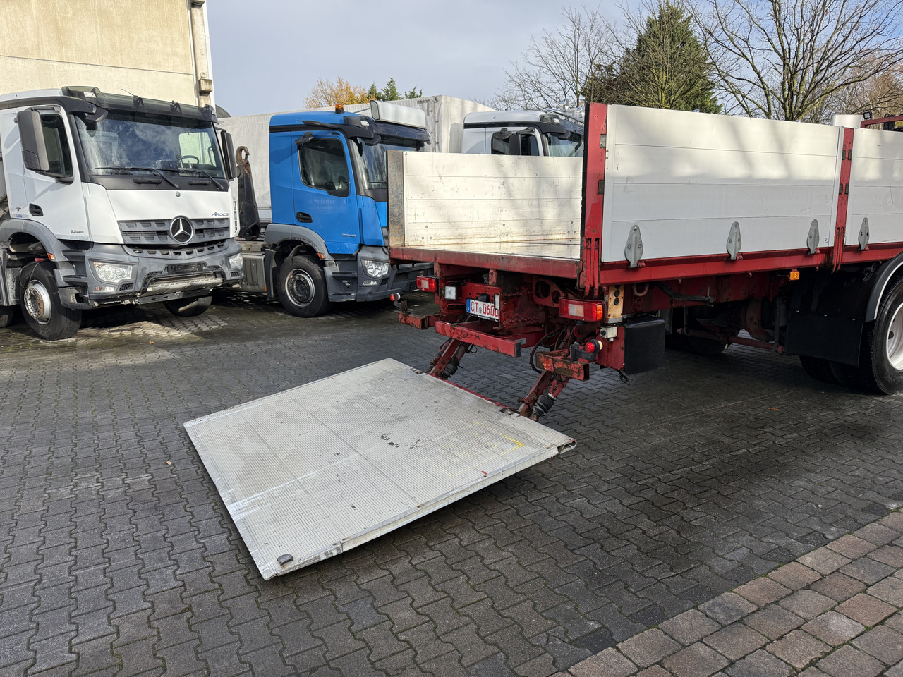 Volvo FM330 Kran Effer 165 bis 20 Meter - משאית צד נופל/ שטוחה, משאית מנוף: תמונה 2 Volvo FM330 Kran Effer 165 bis 20 Meter - משאית צד נופל/ שטוחה, משאית מנוף: תמונה 2