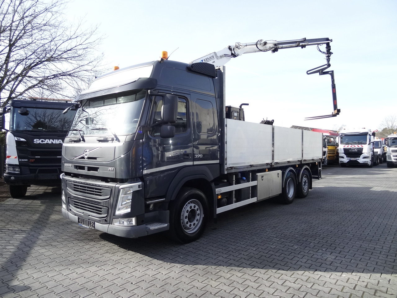 Volvo FM370 6X2*4 Kennis K14 Kran - משאית מנוף, משאית צד נופל/ שטוחה: תמונה 2 Volvo FM370 6X2*4 Kennis K14 Kran - משאית מנוף, משאית צד נופל/ שטוחה: תמונה 2