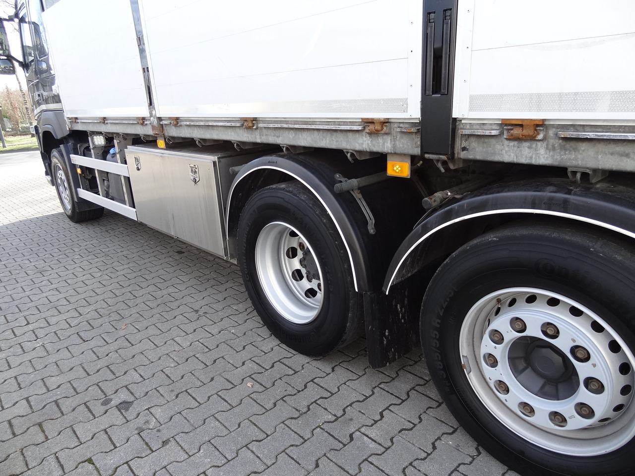 Volvo FM370 6X2*4 Kennis K14 Kran - משאית מנוף, משאית צד נופל/ שטוחה: תמונה 3 Volvo FM370 6X2*4 Kennis K14 Kran - משאית מנוף, משאית צד נופל/ שטוחה: תמונה 3