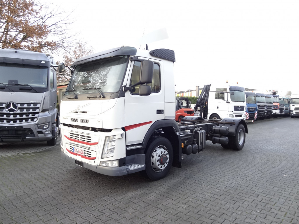 Volvo FM420 4X4 X-Track - משאית עם שלדת תא: תמונה 1 Volvo FM420 4X4 X-Track - משאית עם שלדת תא: תמונה 1