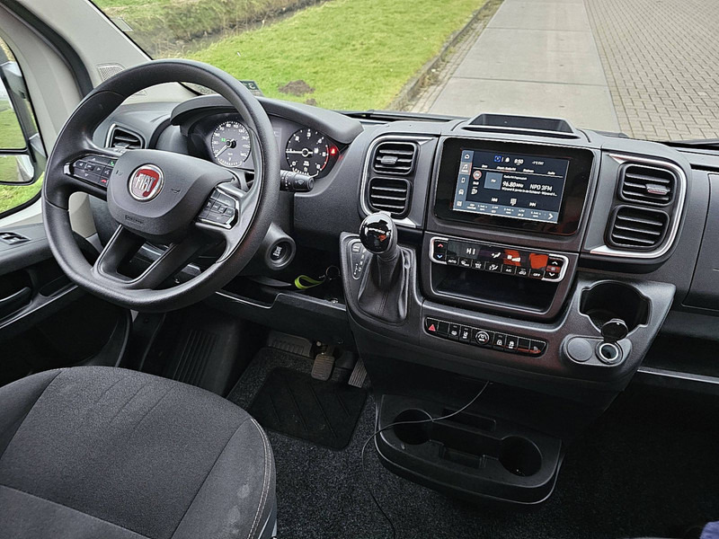 Interior photo 1: כלי רכב מסחרי עם תיבה Fiat Ducato 35 AC AUTOMAAT EURO6