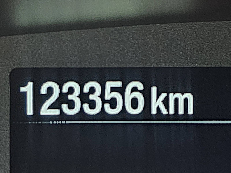 כלי רכב מסחרי עם לוח Ford Transit 2.0 TDCI 170 L4H3: תמונה 9 כלי רכב מסחרי עם לוח Ford Transit 2.0 TDCI 170 L4H3: תמונה 9